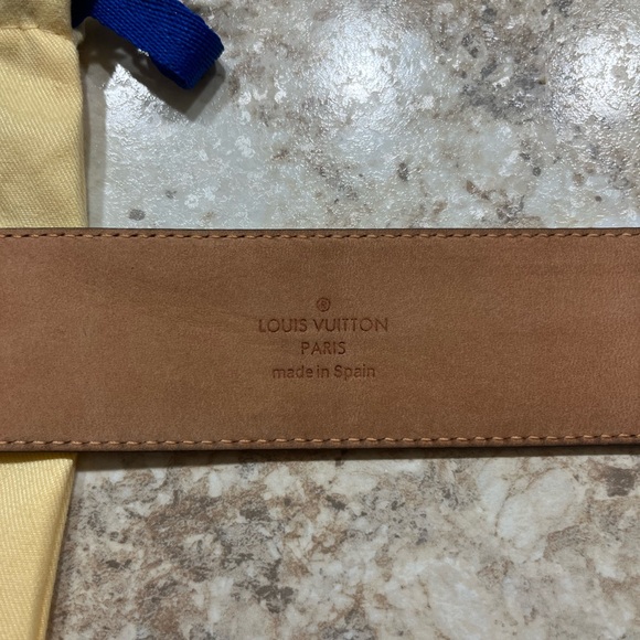 LOUIS VUITTON INITIALS BELT (BARELY USED) - Picture 4 of 4